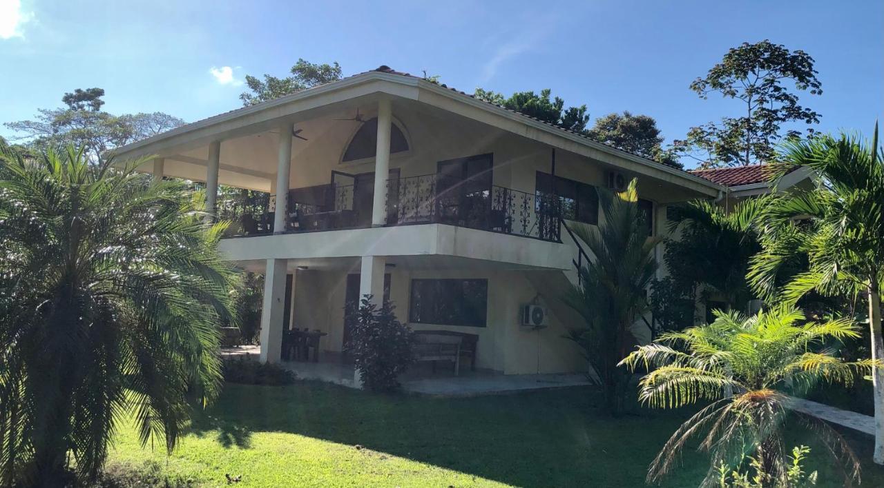 Sol Y Sombra Panzió Bocas Town Kültér fotó