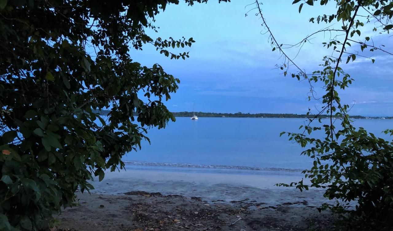 Sol Y Sombra Panzió Bocas Town Kültér fotó